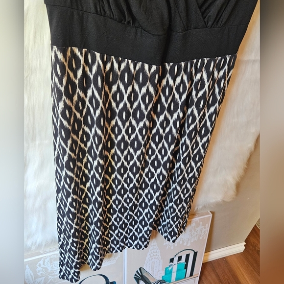Dex B&W Asymmetical Sleeveless Midi Sundress - Picture 8 of 8